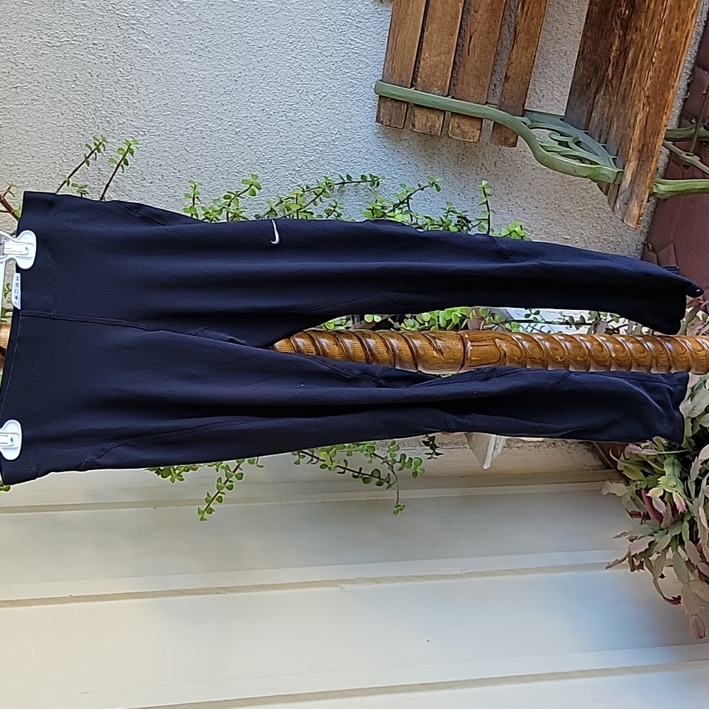 Nike leggings. Size S. Black color.